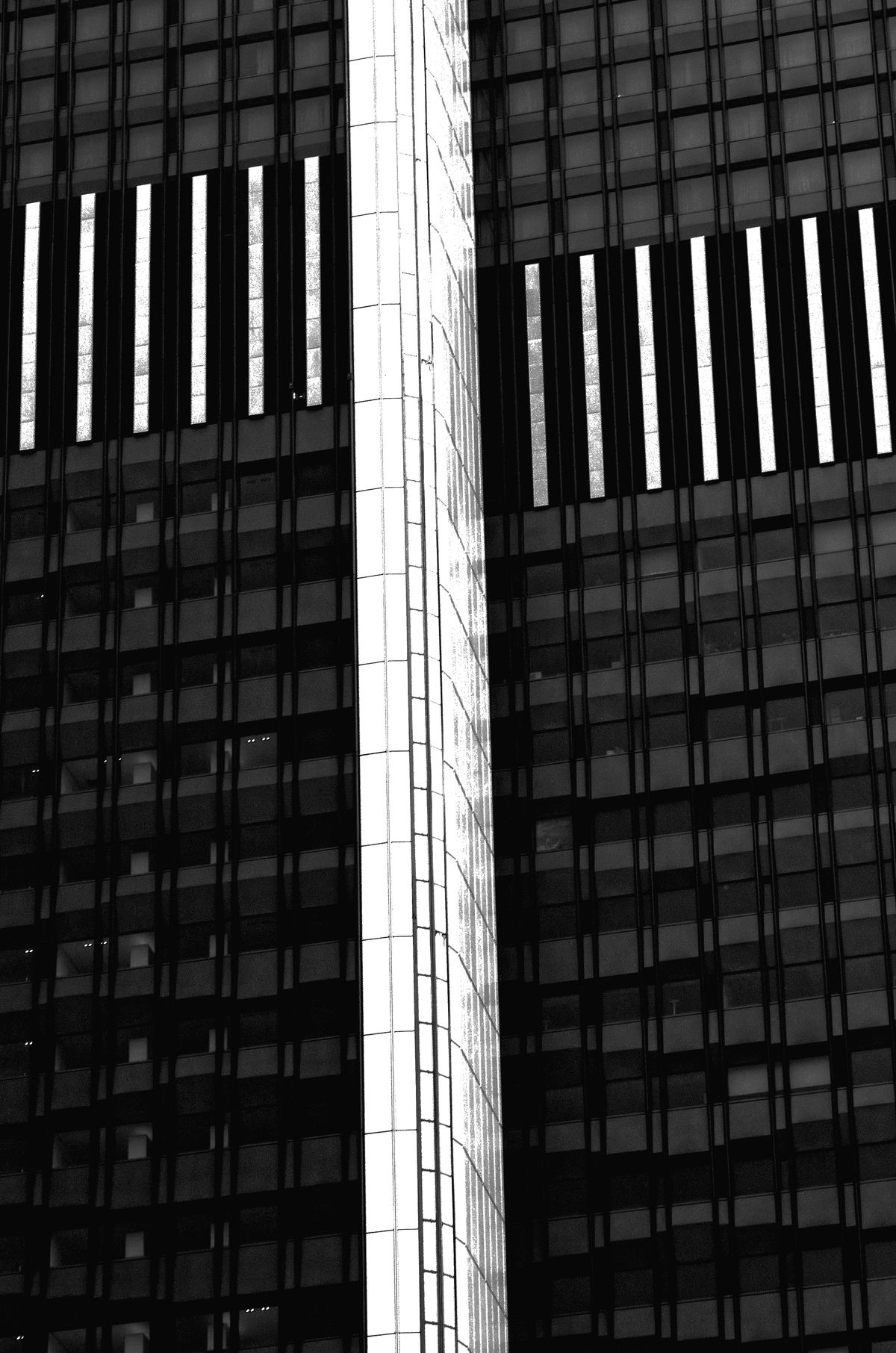 Black and white - Hochhaus in Frankfurt